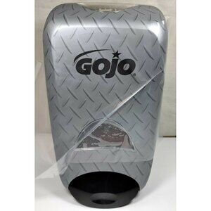 Gojo FMX-20 Gray Push Style Wall Mounted Manual Commercial Foam Soap Dispenser